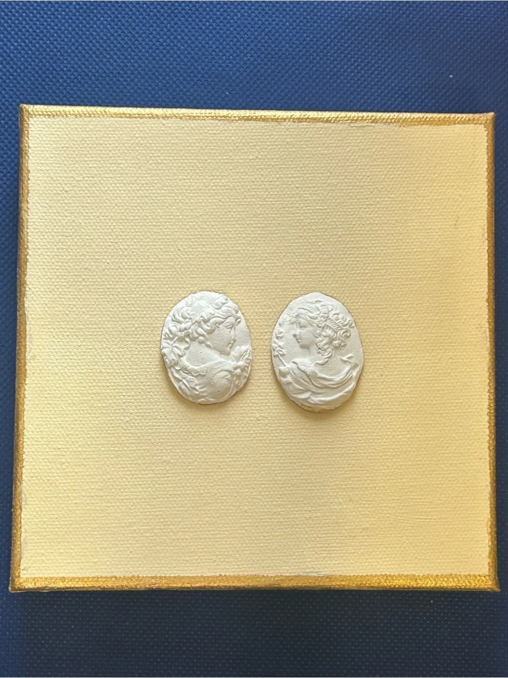 Vintage Style Cameo Canvas Wall Art 3D Relief Decor